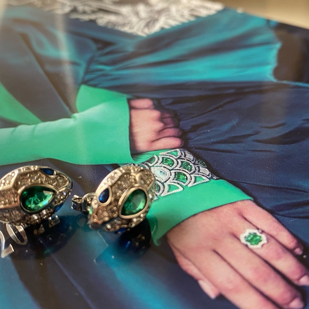 BVLGARI Style Elegant Green and Silver Earrings AUTH 925 Silver and Zirconia